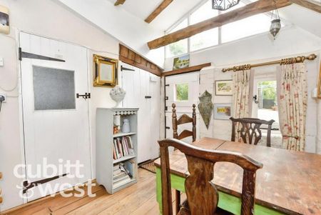 2 bedroom cottage to rent - Photo 2