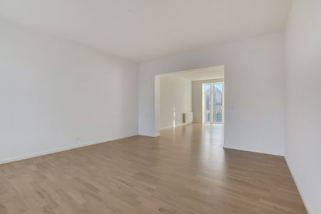 Stuelejlighed nær centrum med lille altan - Photo 2