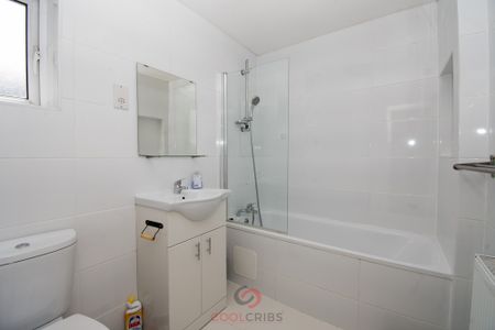 Warwick Road, Earls Court, London, SW5 - Photo 5