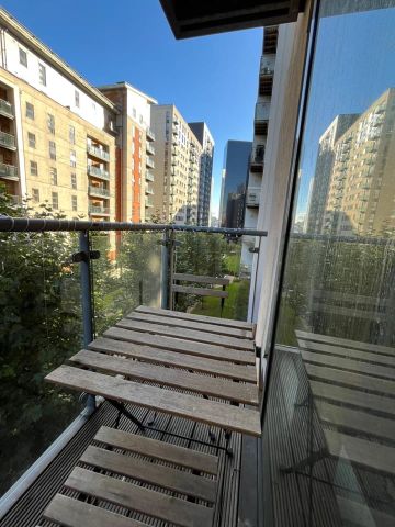 Room in a Shared Flat, Fernie Street, M4 - Photo 4