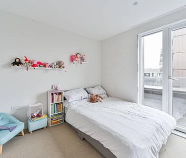 3 bedroom flat to rent - Photo 6