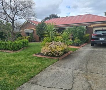 18 McLean Crescent - Photo 1