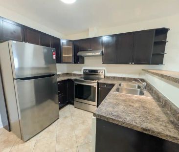 208 A Ontario Street — 5 Bedroom - Photo 6