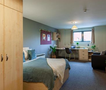 1 bedroom in a flat share to rent - Photo 5