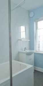 Room in a Shared House, Whitby Road, HA2 - Photo 4