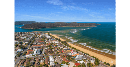 Architecturally Designed Beachside Townhouse with Breathtaking Ocean Views - Photo 3