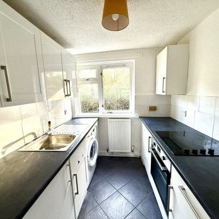 Elphinstone Crescent, Glasgow, G75 - Photo 1