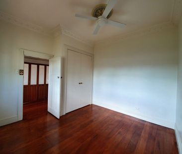 Spacious 4 Bedroom Family Home - Photo 4