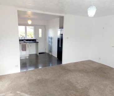 2 bedroom Detached bungalow to rent - Photo 4