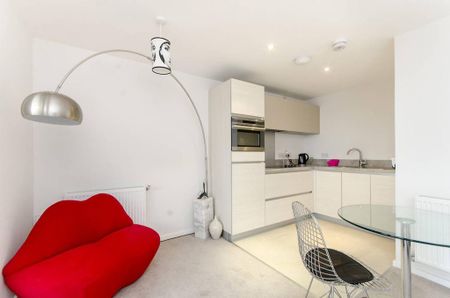 1 bedroom flat to rent - Photo 2