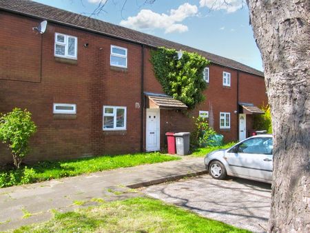 4 bedroom terraced house to rent - Photo 3