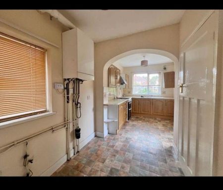 3 bedroom semi-detached house to rent - Photo 5