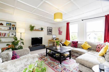 Modern Apartment - Photo 2