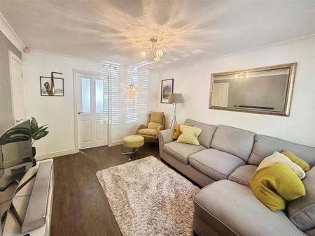 2 bedroom semi-detached house to rent - Photo 2