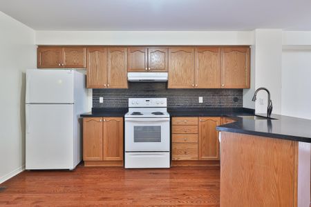 For Lease - 57 Ted Wray Circle, Toronto, Ontario - Photo 4