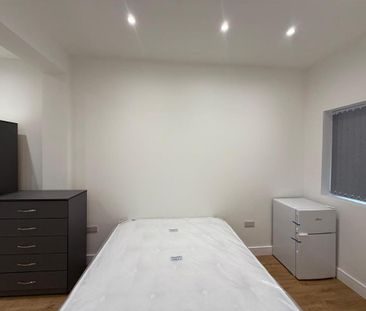 1 bedroom in a house share to rent - Photo 6