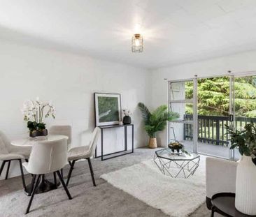 2BR Apt with Balcony! - Photo 3