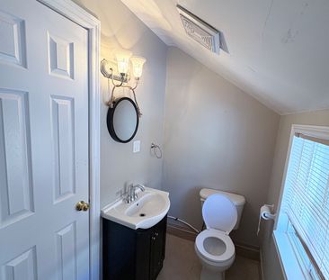 For Lease - 94 Park Road Unit# Upper, Oshawa, Ontario - Photo 6