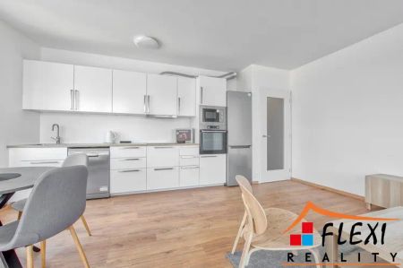 Pronájem moderního bytu 2+kk s balkónem a parkovacím stáním, Moravská Ostrava, ul. F. X. Riepla - Fotografie 3