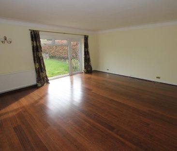 4 bedroom semi-detached house to rent - Photo 1