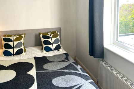 5 Bed Semi-Detached House, Bevendean Crescent, BN2 - Photo 5