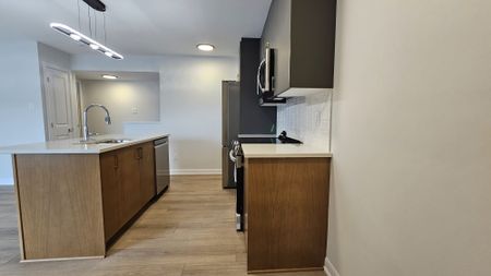 For Lease - 801 Glenroy Gilbert Drive Unit# 17, Barrhaven, Ontario - Photo 5