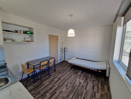 CENTRAL FAC - Studio meublé idéal étudiant refait à neuf - Photo 3