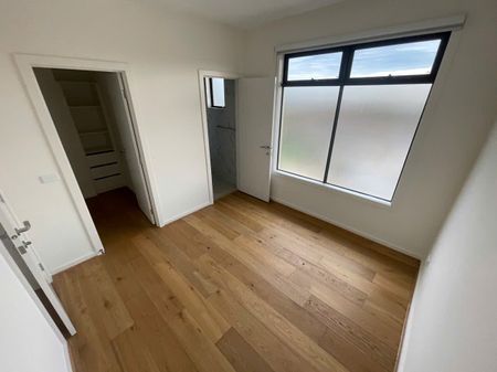 Springvale - Photo 2