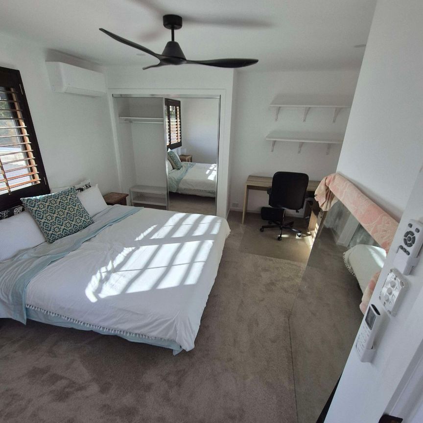 Burleigh Waters - Photo 1