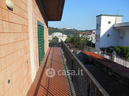 Appartamento in Affitto in Contrada Pisciarelli a Pozzuoli - Foto 3
