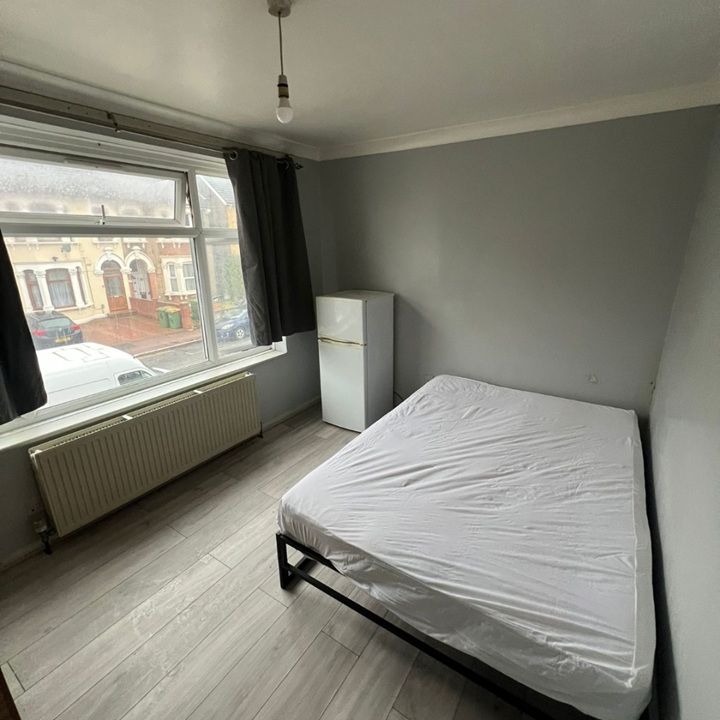 Room in a Shared House, Atherton Road, E7 - Photo 1