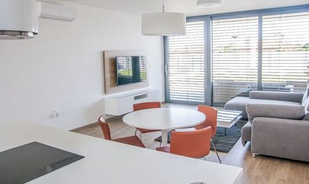3 izbový rodinný dom na prenájom (klimatizovaný), zariadený, s lokálnou rekuperáciou v izbách - Photo 3