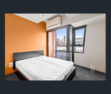 FURNISHED & READY TO MOVE IN - STUDENTS ONLY - Photo 1