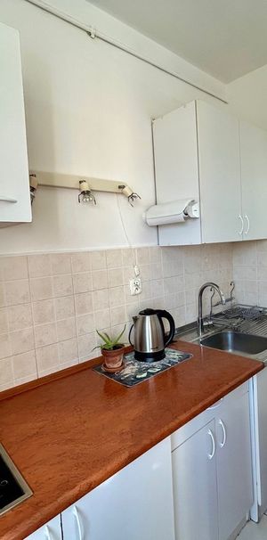 Umeblowana kawalerka z pięknym widokiem z okien - Zdjęcie 1