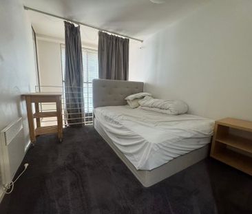 Furnished Double-Storey 2-Bedroom Apartment with Study – CBD Living! - Photo 2