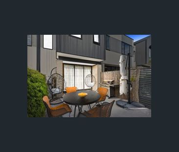 MODERN TOWNHOUSE - Photo 5
