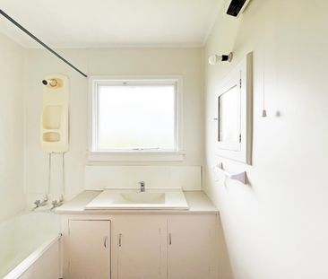 Charming Home in the Heart of Glengarry - Photo 2