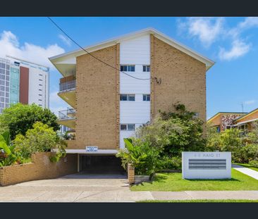 Coastal Comfort Steps from Kirra Beach - Photo 4