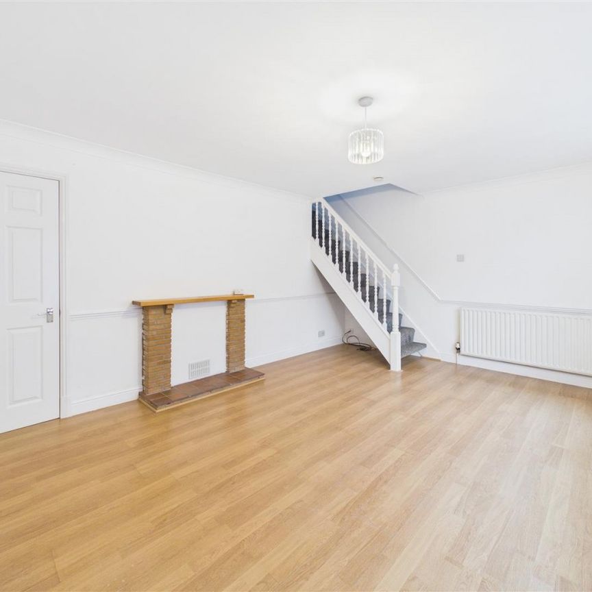 3 bedroom Detached house to rent - Photo 1