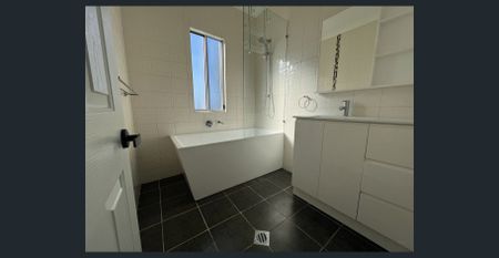 Great renovated home - Photo 5