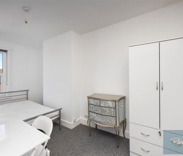 5 bedroom terraced house to rent - Photo 4