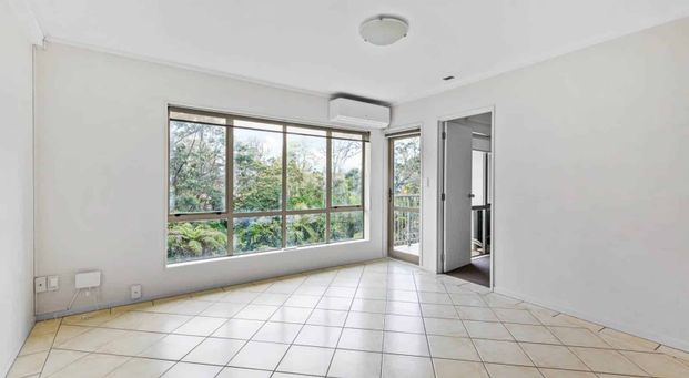 Spacious 3 Bedroom Apartment - Photo 1