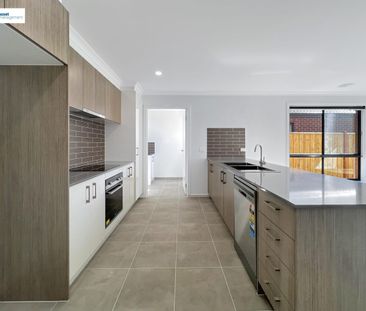 Brand New 4 Bedroom House With Ducted Reverse Cycle AC throughout. - Photo 3