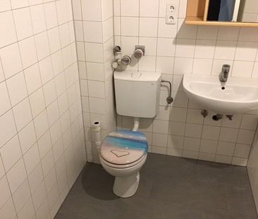 Frische Tapete und weiß gestrichen, neues Badezimmer. Sofort frei. - Foto 6