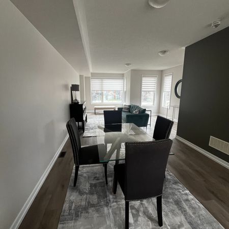 For Lease - 169 Sabina Drive, Oakville, Ontario - Photo 3