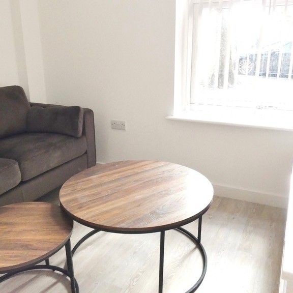 Cross Street , - Photo 1