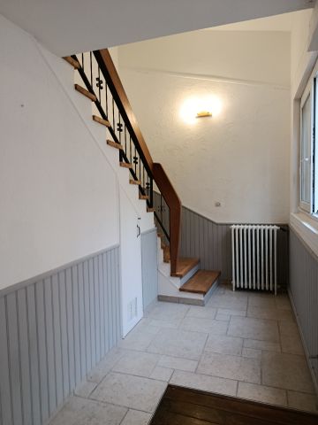 Location Maison 4 pièces 131m² ORLEANS 45000 - Photo 2