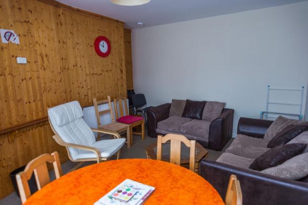 6 bedroom terraced house to rent - Photo 1