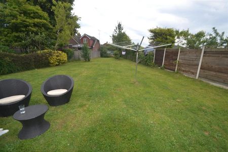 4 bedroom detached house to rent - Photo 3