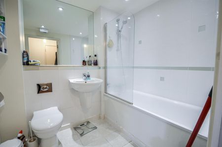 1 bedroom flat - Photo 3